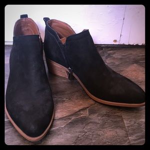 Black leather Ankle boots